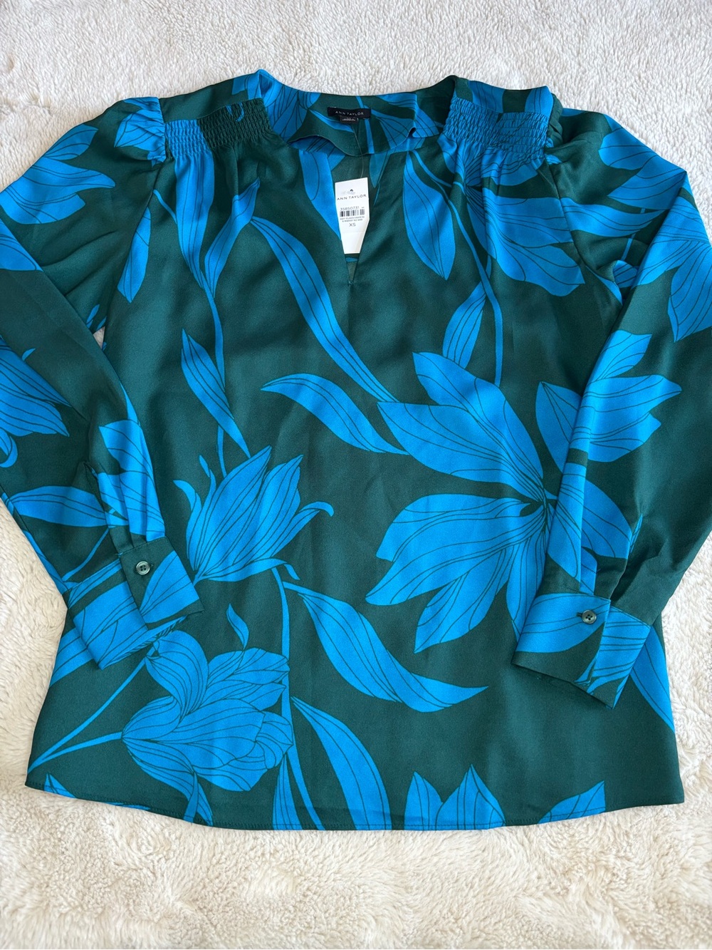 Ann Taylor Teal Green Blouse with Bright Blue Floral Print Size XS‎